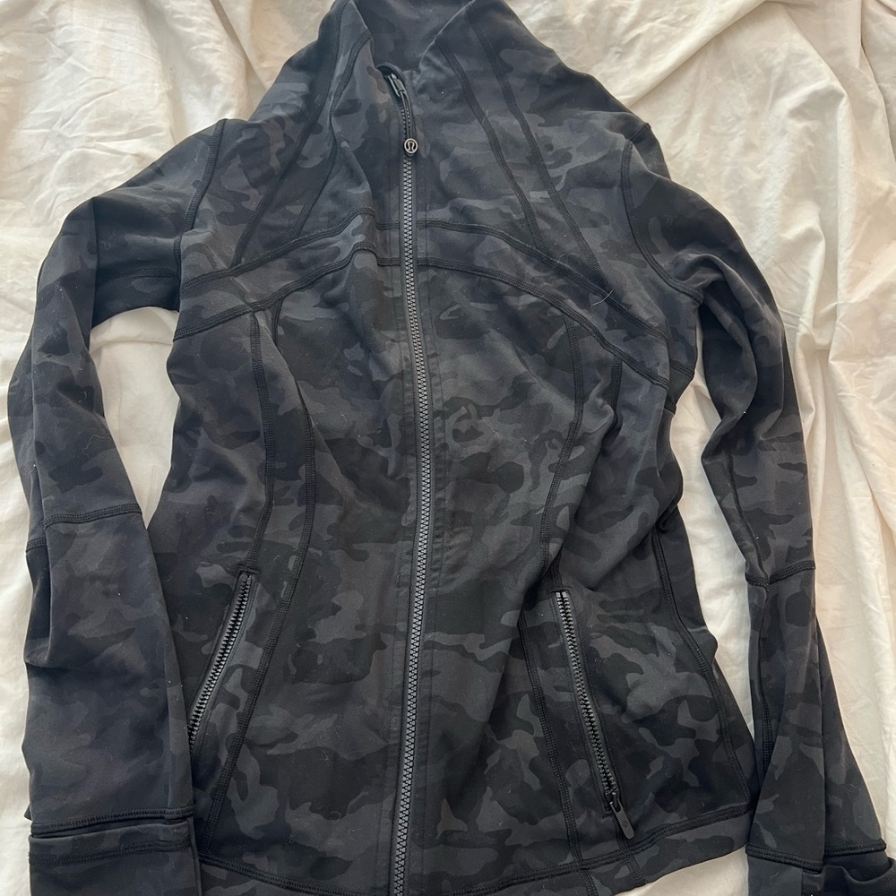 COPY - lululemon zip